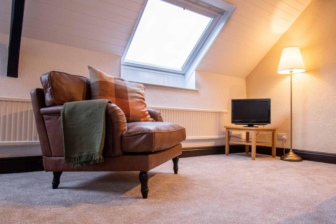 Long Byres Holiday Cottages 브램프톤 외부 사진