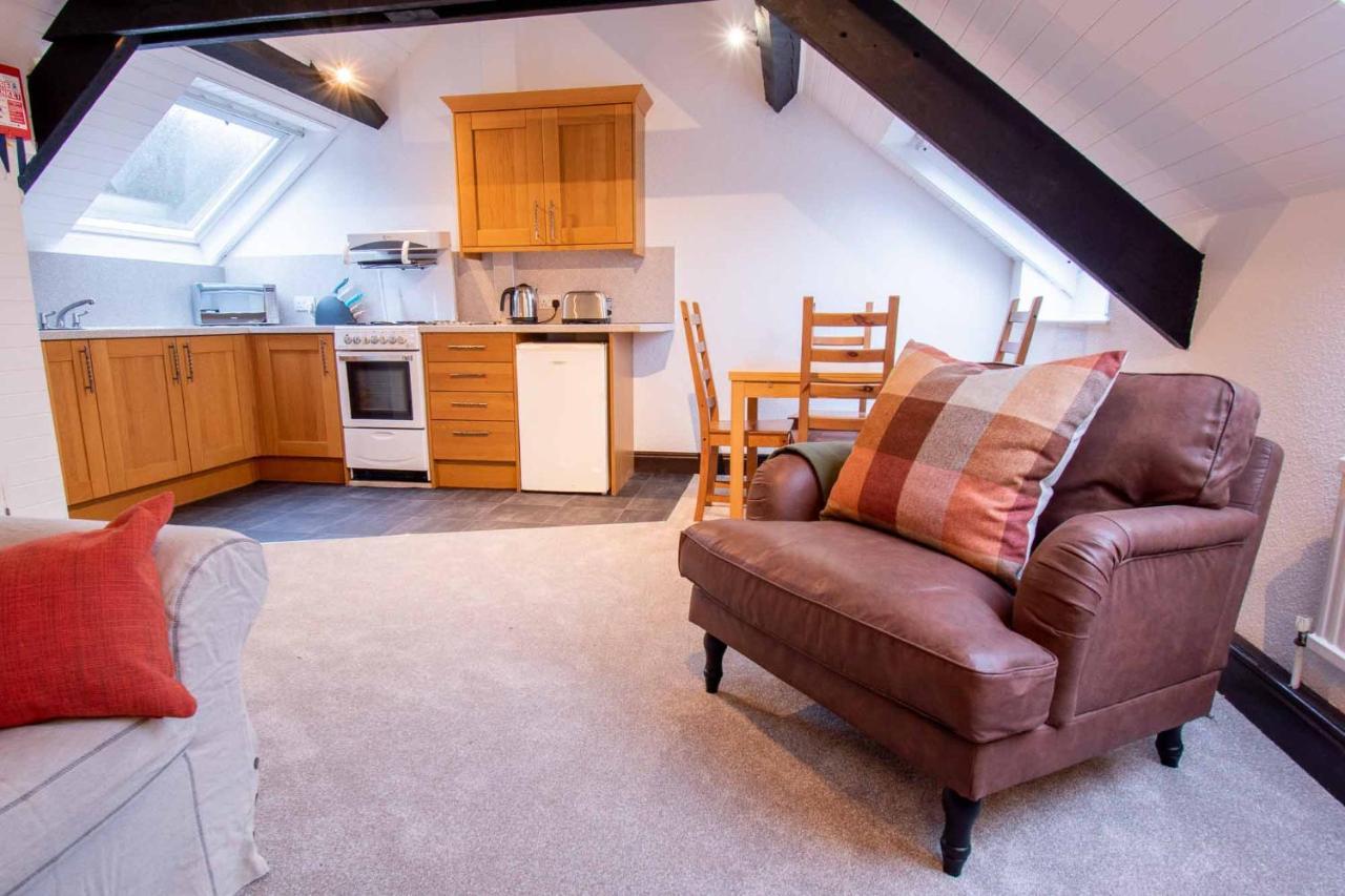 Long Byres Holiday Cottages 브램프톤 외부 사진