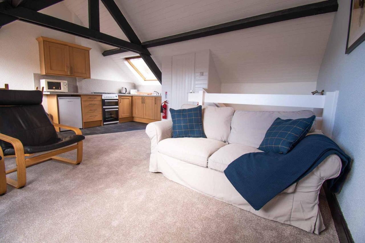 Long Byres Holiday Cottages 브램프톤 외부 사진